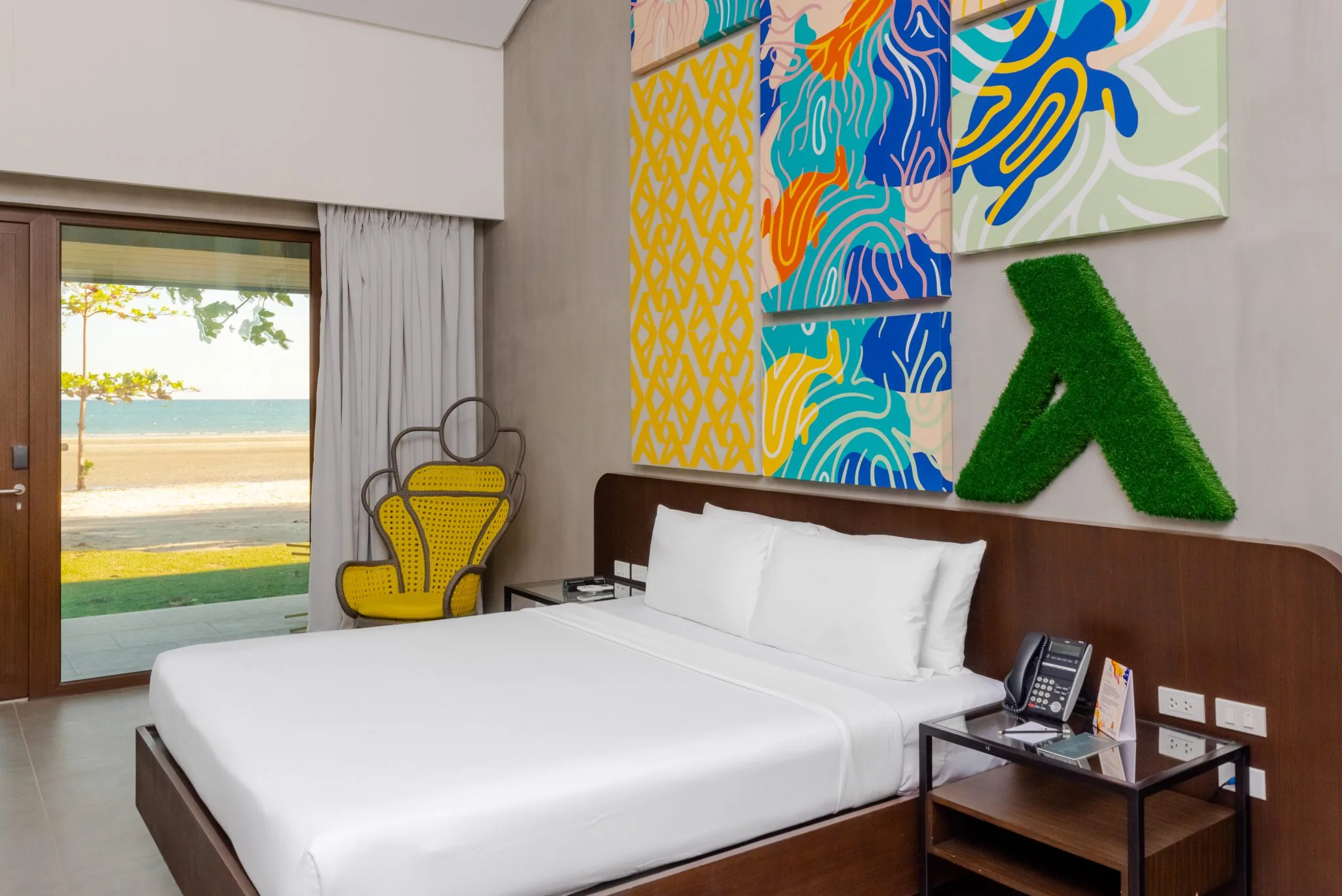 PREMIER ROOM